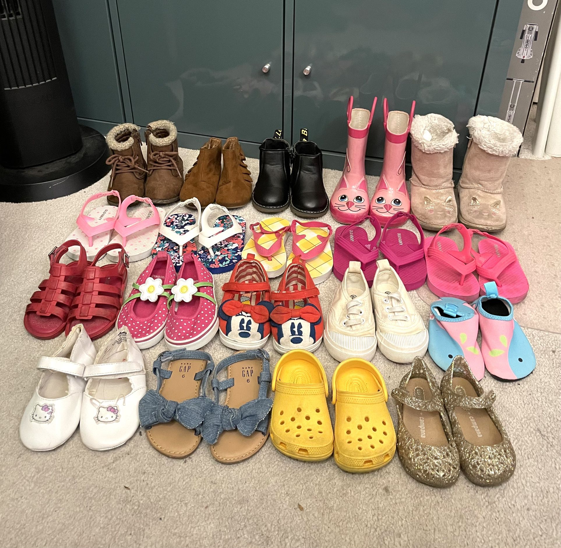 Little Girl Shoes Rain Boots Bundle Size 4-9 Disney Minnie Crocs Gap Mini Melissa Hello Kitty 