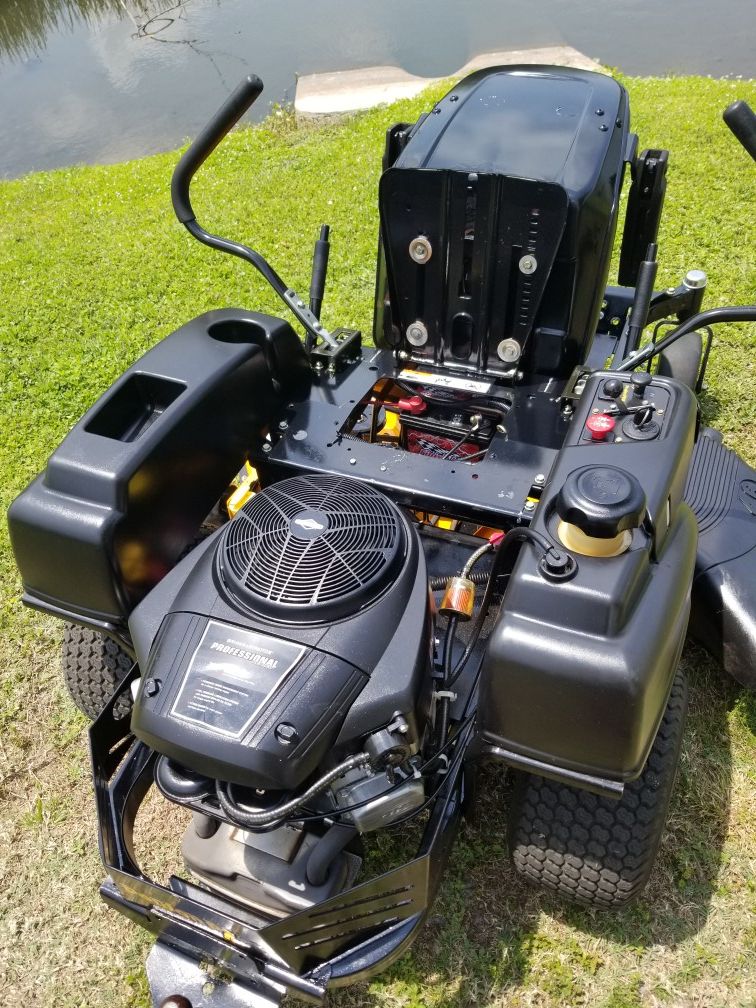 Poulan PRO P46ZX 46 in. 22 HP Gas Zero Turn Riding Mower. Great