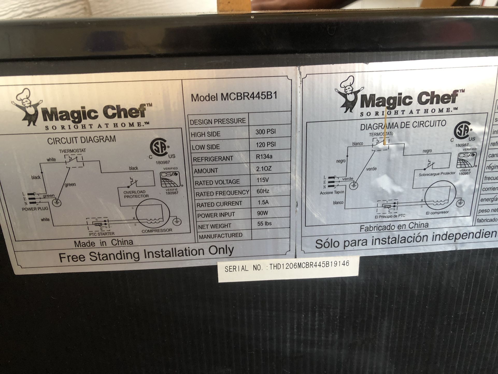 4.4 cu ft Magic Chef Mini Fridge