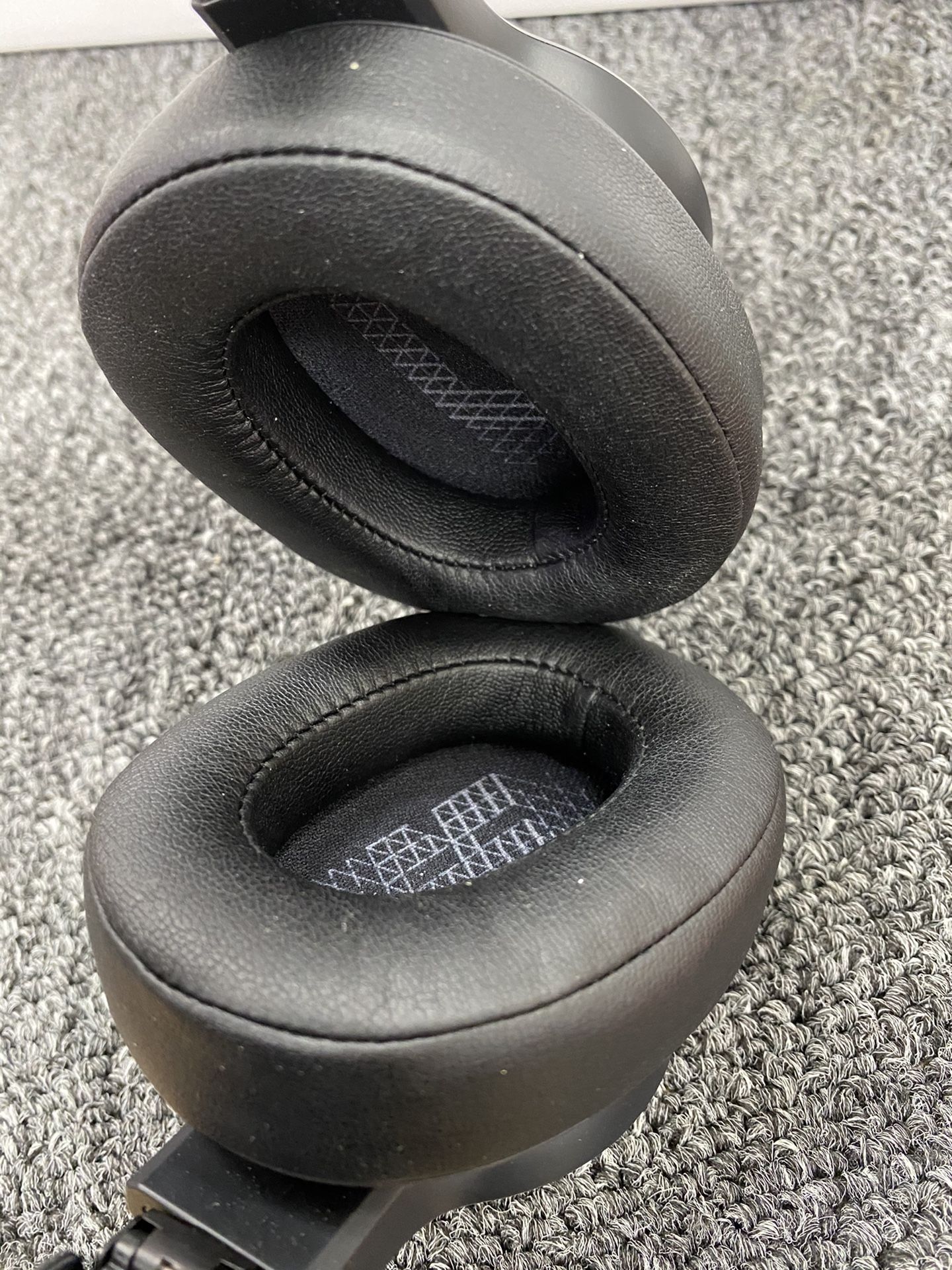 JBL LIVE 500BT Wireless Headphones