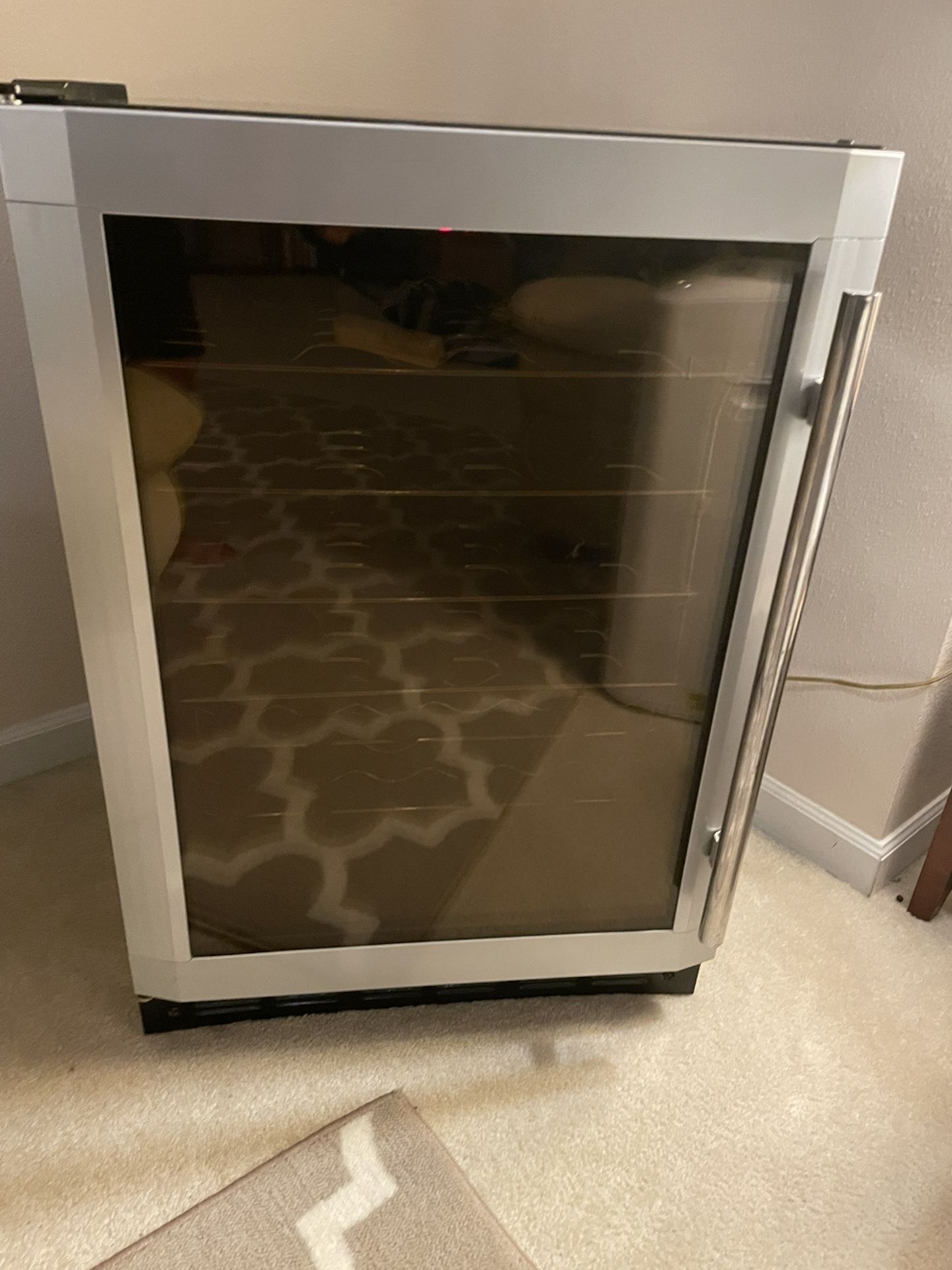 Magic Chef Wine Cooler / Fridge for Sale in WA OfferUp