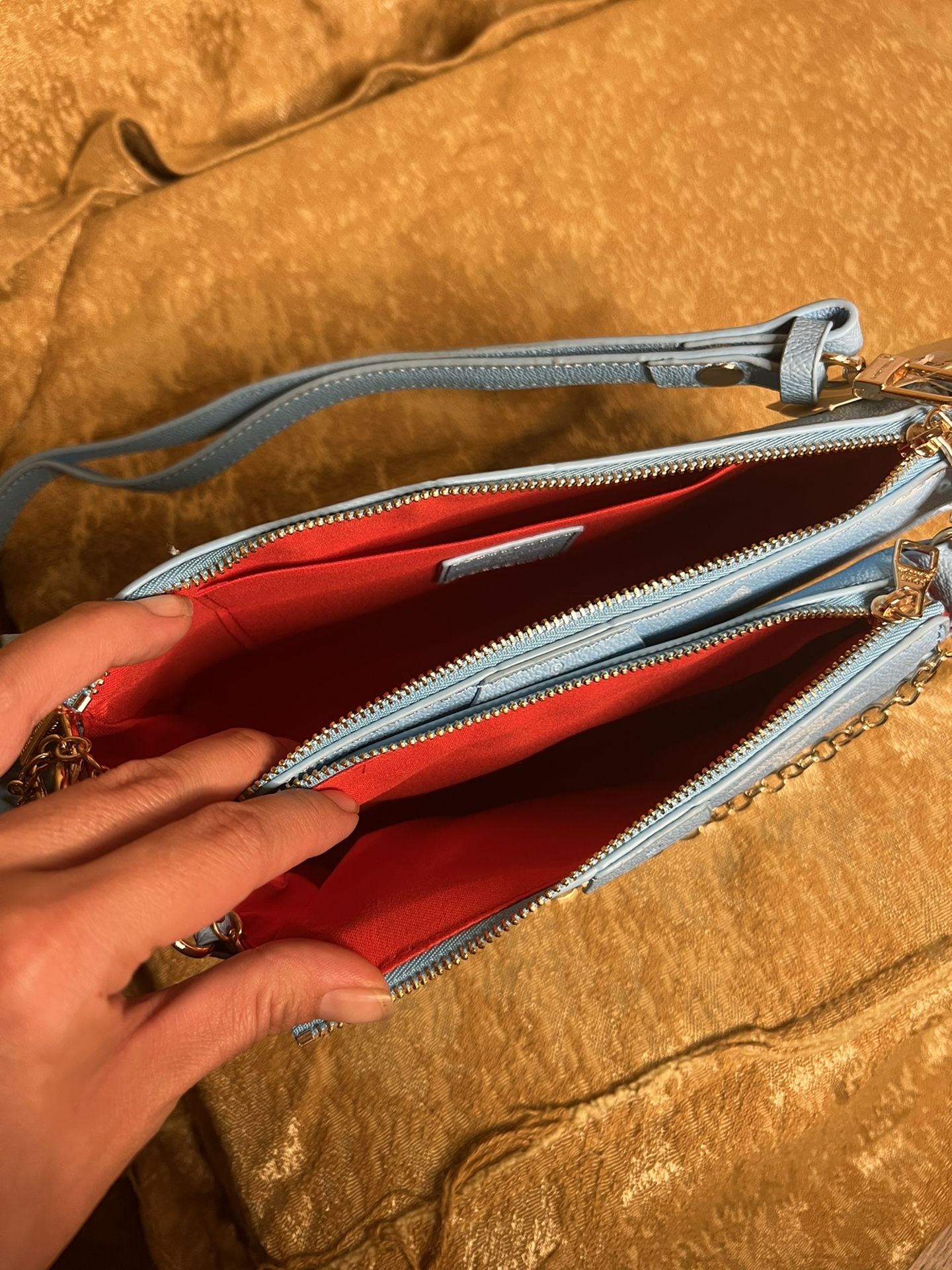 Womens Pouchette