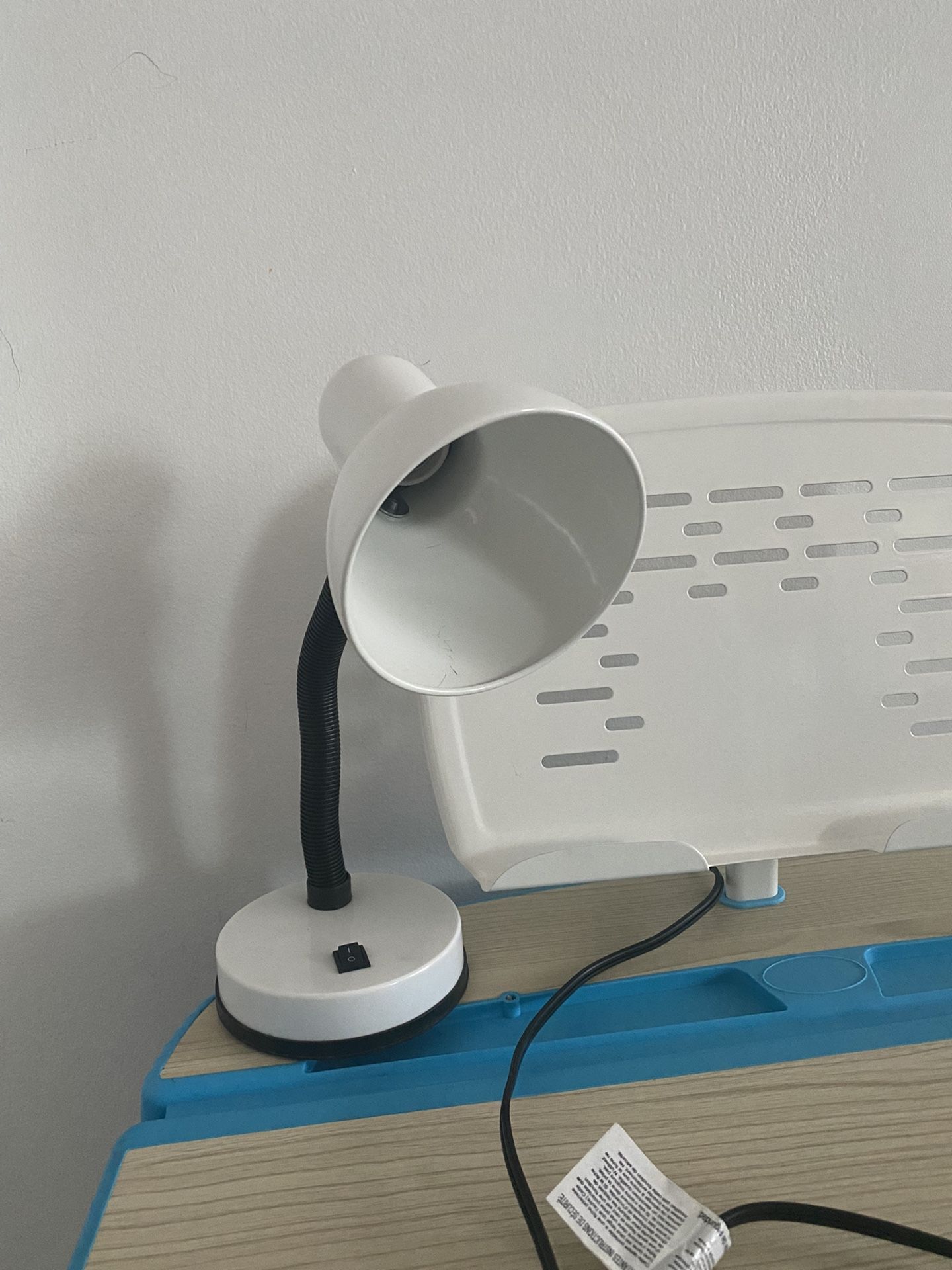 Kids Desk And Chair Height Adjustable , Free Lamp