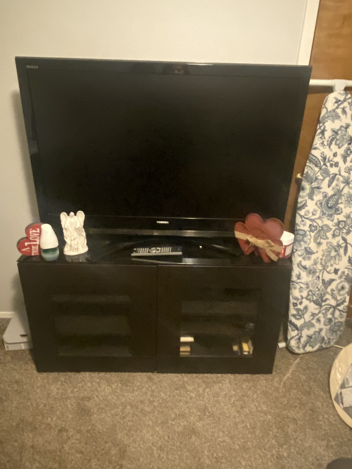 Toshiba 55 in with cabinet