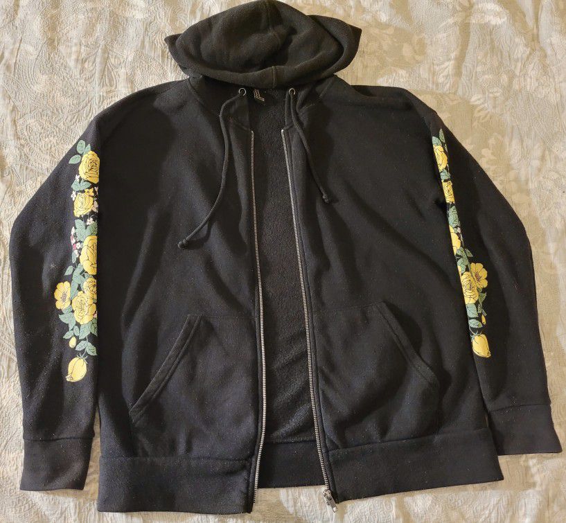 Black Forever 21 Jacket with Yellow rose detail
🌼🌼🌷
