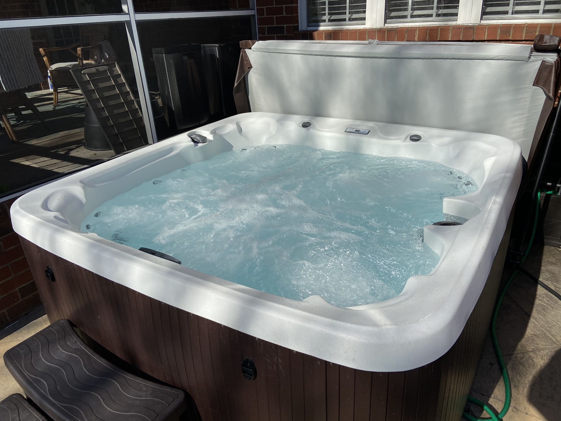 Lifesmart Coronado DLX (LS600DX) 65Jet, 7Person Spa for Sale in