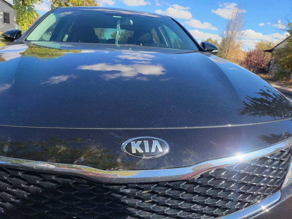 2017 KIA Optima