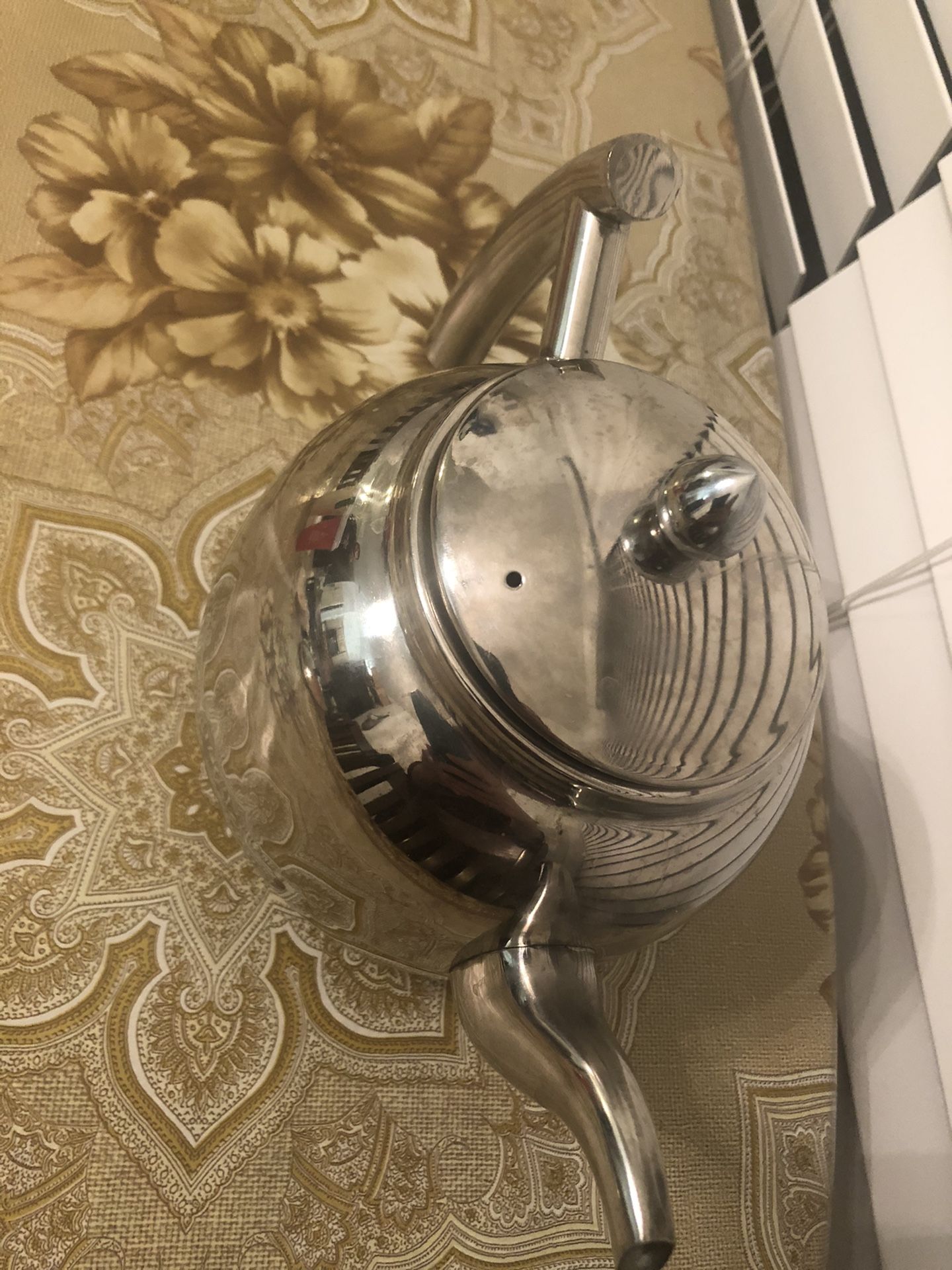 Tea pot