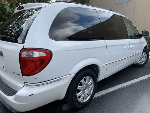 2006 Chrysler Town & Country
