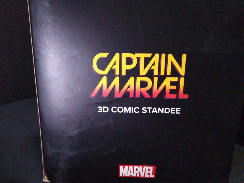 Captain Marvel Lootcrate 3D Comic Standee, Figure