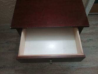 Single drawer end table Thumbnail