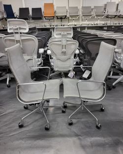 LIKE NEW! 100% AUTHENTIC EAMES HERMAN MILLER ALUMINUM GROUP EXECUTIVE MANAGEMENT CHAIRS PLATINUM MESH HIGH-BACK 12 AVAILABLE!  Thumbnail