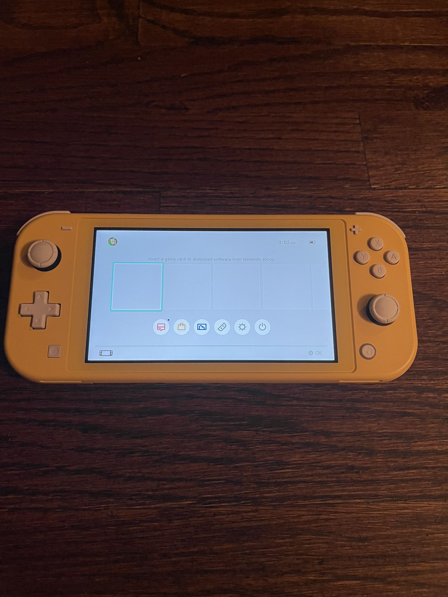 Nintendo switch lite yellow works great for Sale in San Antonio 