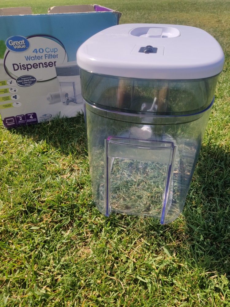 * SUPER SALE * WATER FILTER PITCHER DISPENSER * 40! CUPS *