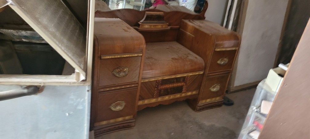 1930 Bedroom Set Complete With Tall Dresser Vanity Mirror Bench Like New Mattress And Box Spring Head And Foit Board Exellwnt Condition. Original Tort