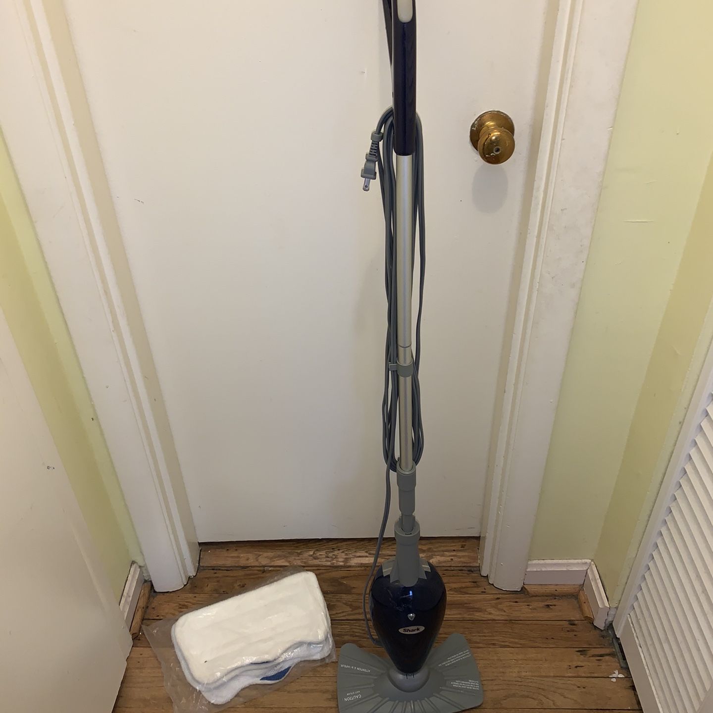 Shark- Euro Pro Steam Mop