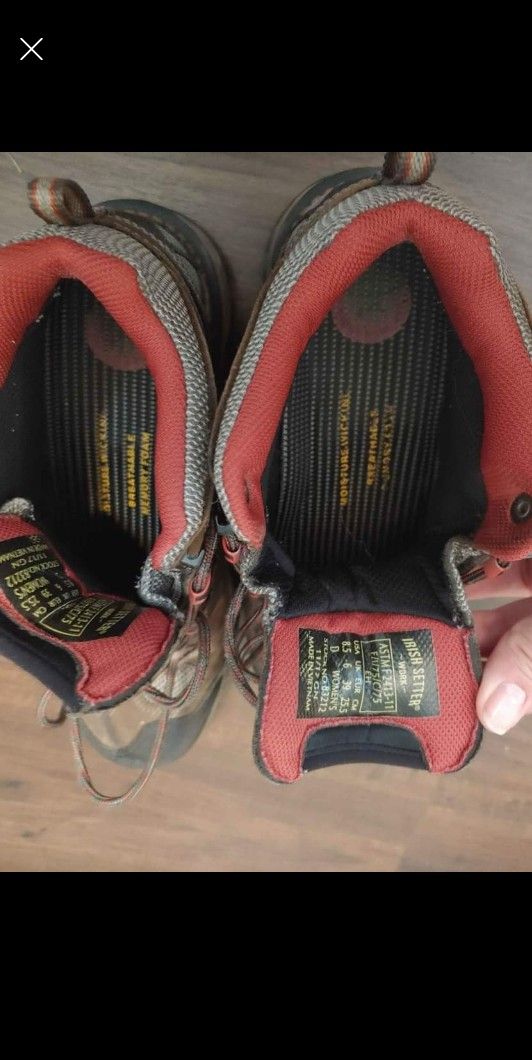 Woman's Steel toe boots
