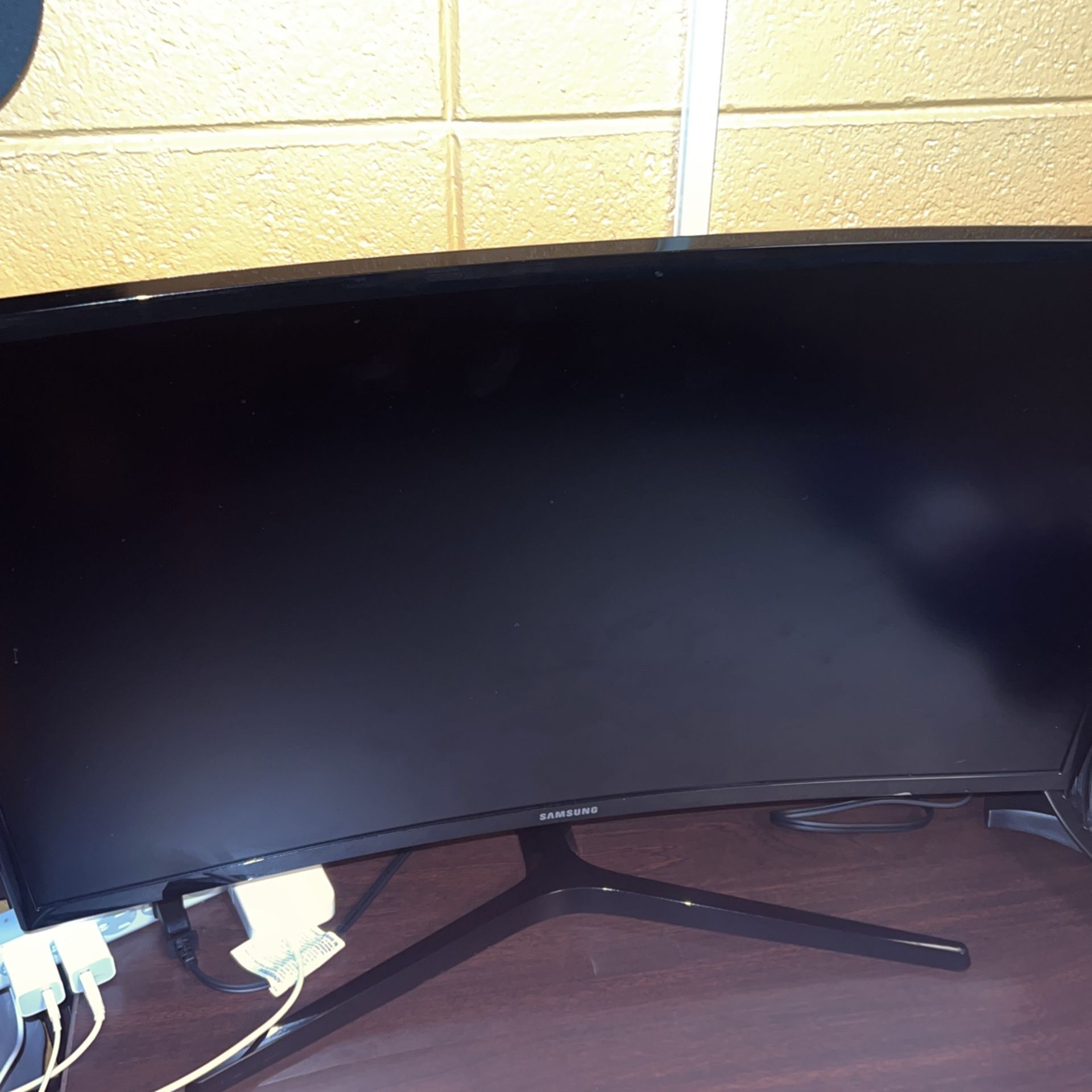 Samsung Curved Monitor 27’