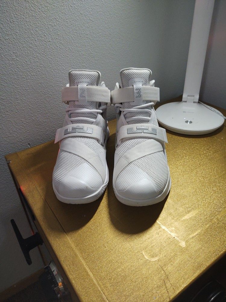 LeBron James soldiers size 8