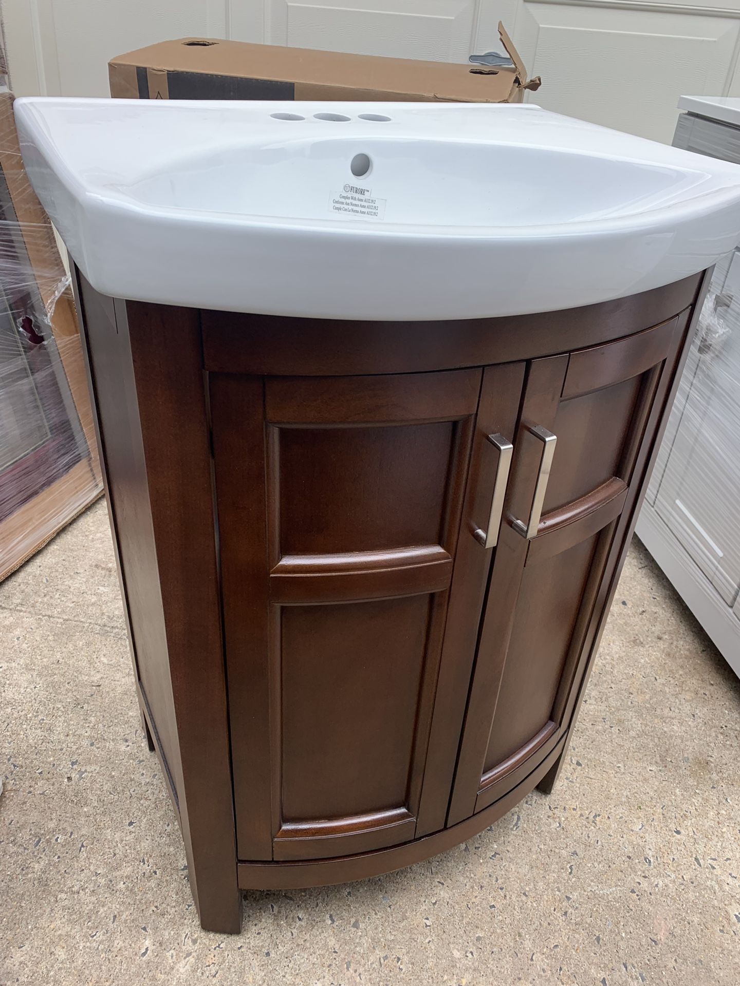 New,no box. Style Selections Morecott 23.75in Chocolate Single Sink