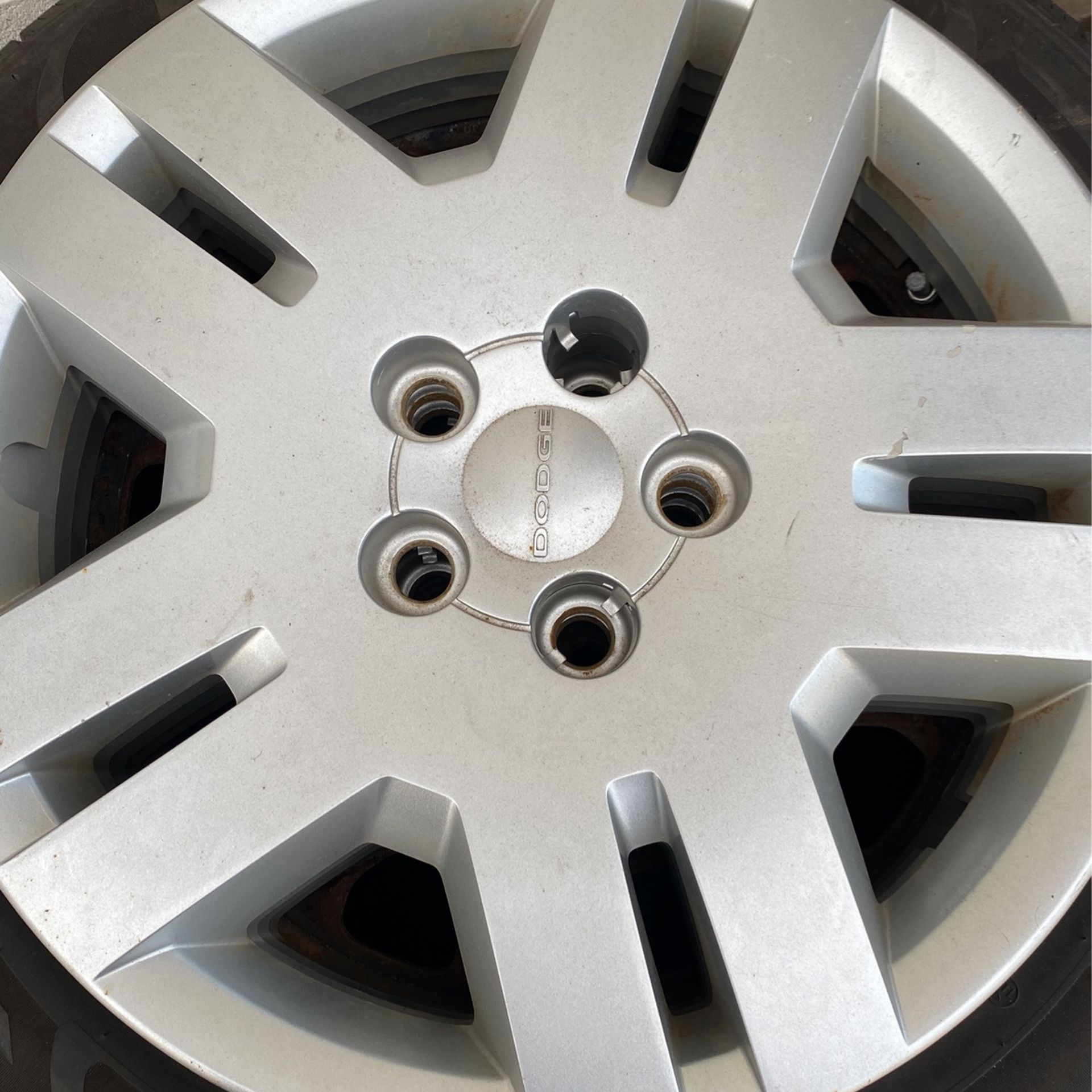 225/55/17 Tires With 4 Steel Rims And 4 Hub Caps