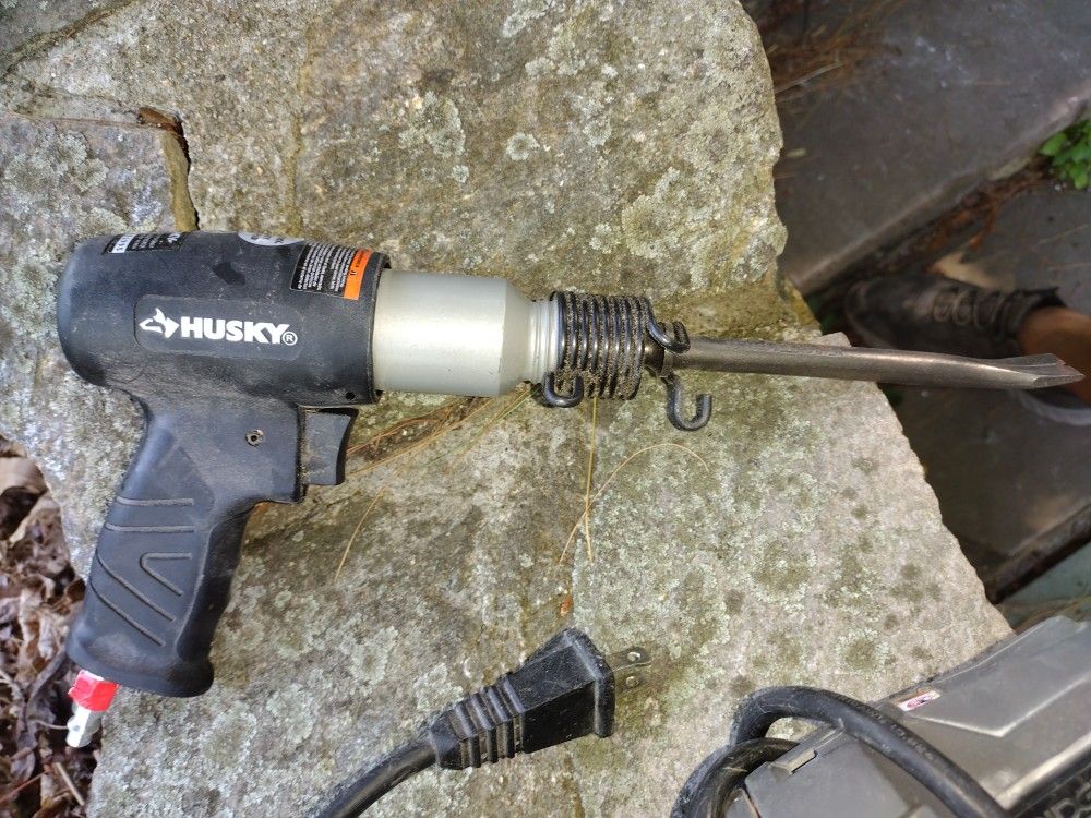 Tool That Smashs Anything Husky Air Chisel