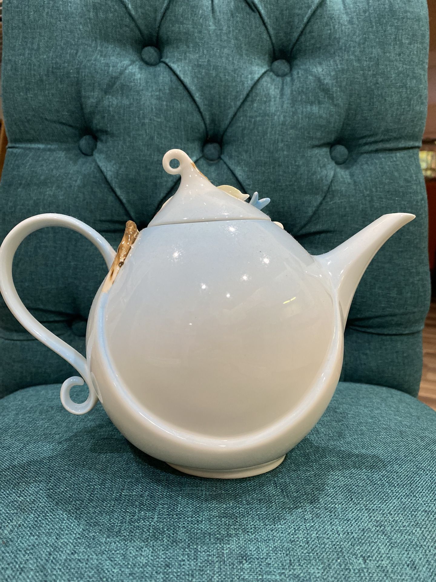Beautiful Tea pot Pottery Barn, Pier One Imports