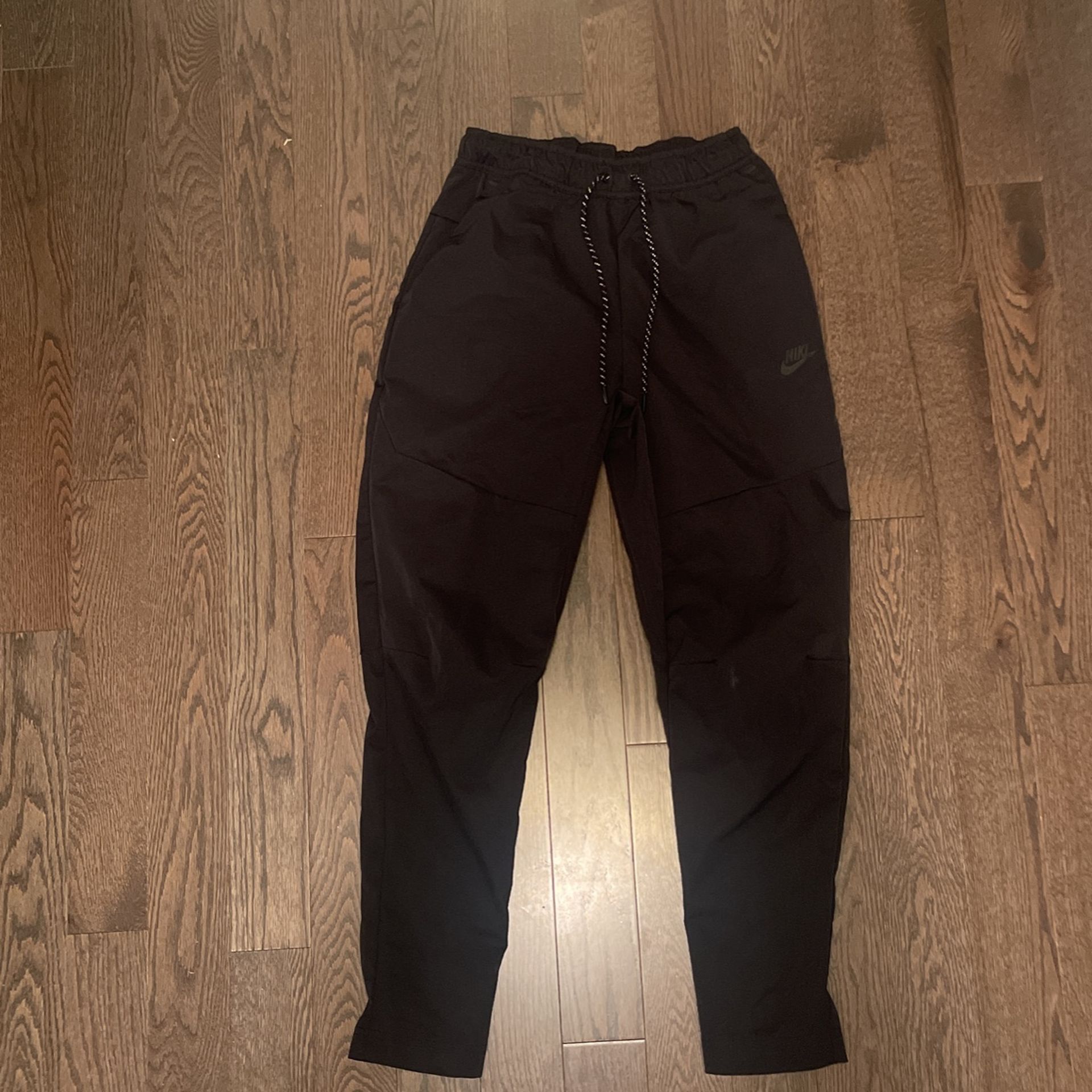 black nike pants