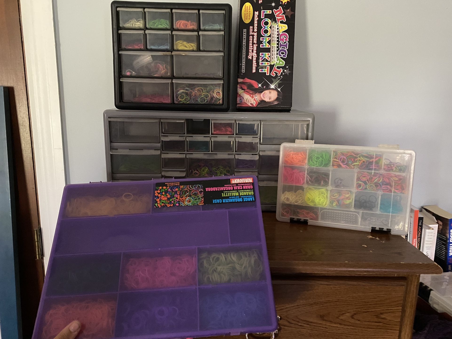 Rainbow Loom Rubber Bands With Container And Hooks