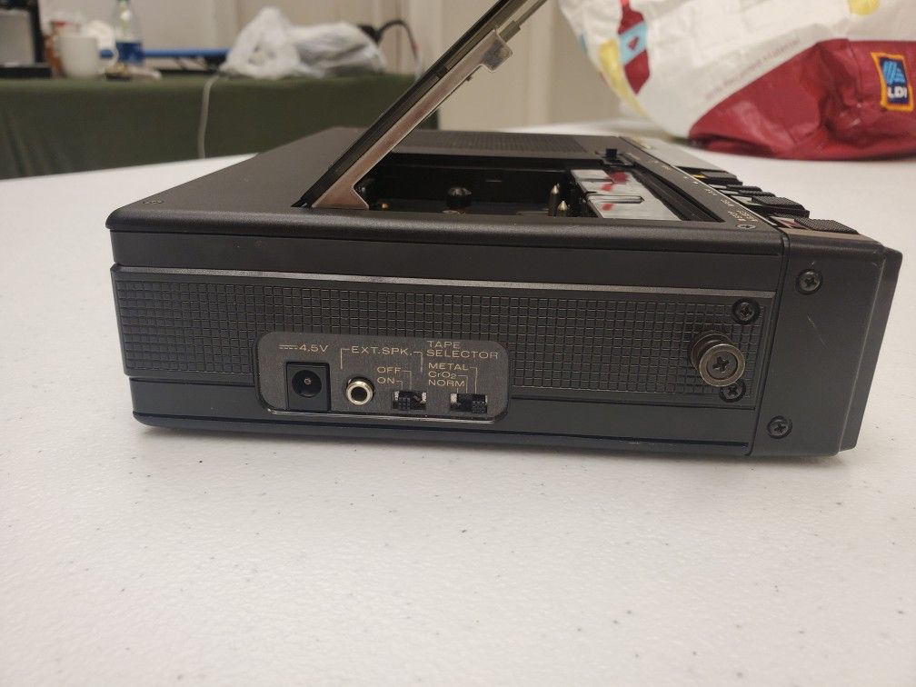 Marantz PMD201 Portable Cassette Recorder