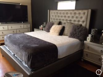 Sofia Vergara Paris Silver 7 Pc King Upholstered Bedroom Set For In Pensacola Fl Offerup Sofia Vergara Paris Silver 7 Pc King, Sofia Vergara King Bed