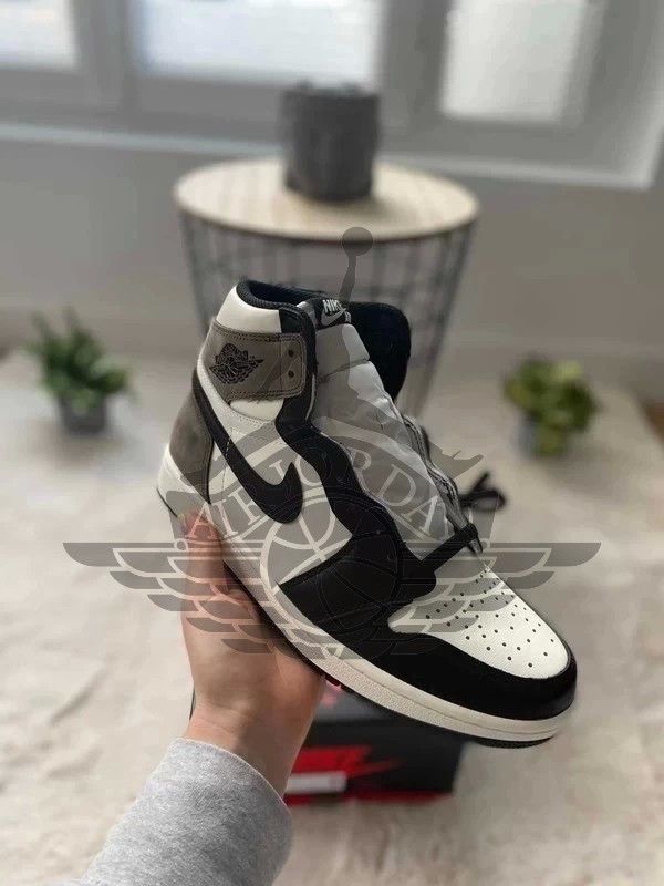 Jordan 1 Retro High Dark Mocha Brand New