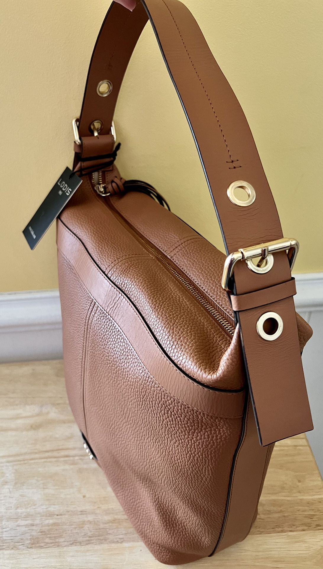 Lodis: Claudia Hobo Leather Purse