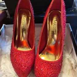 Size 7 Red High Heels Thumbnail