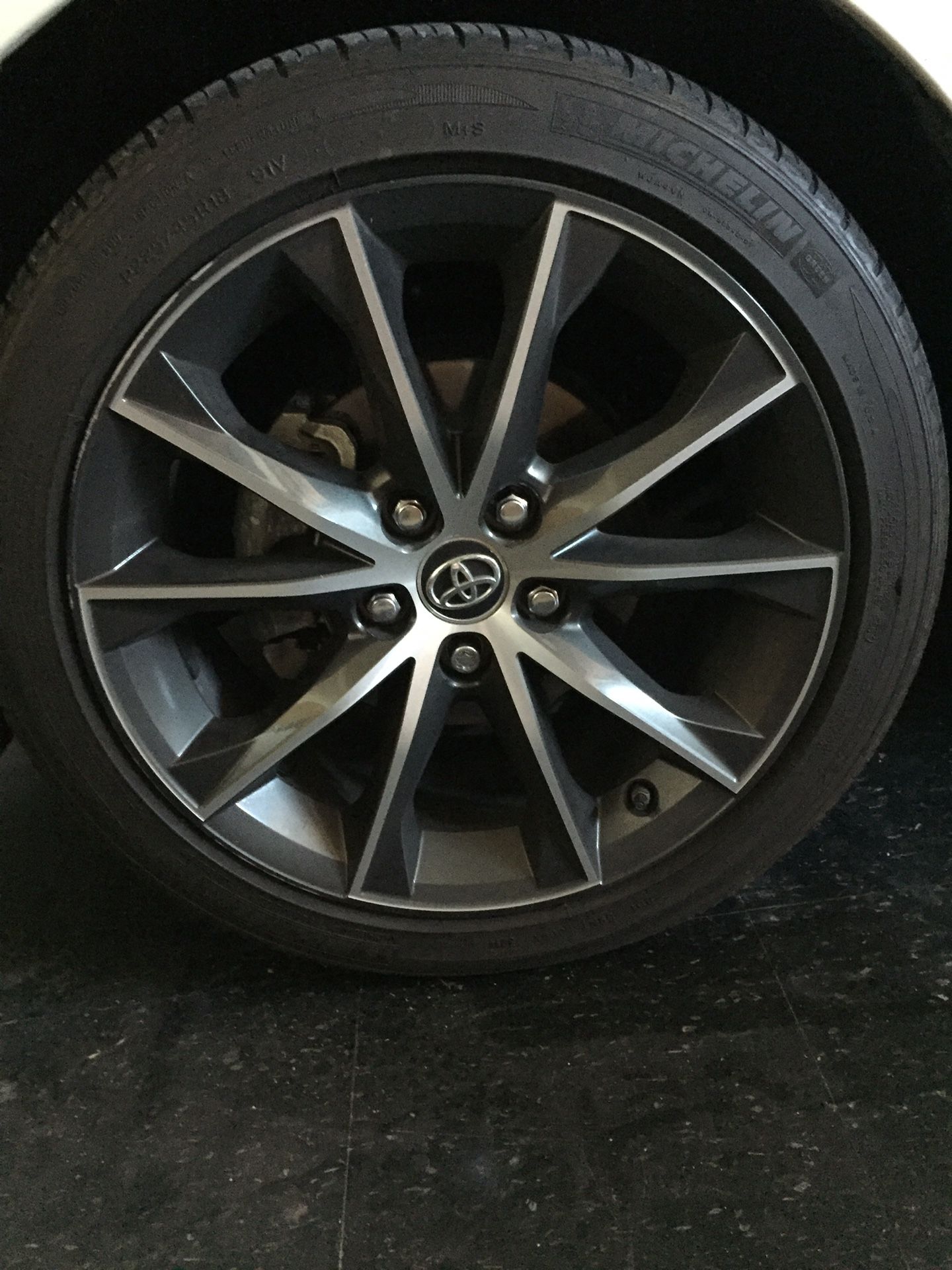 20142017 Toyota Camry XSE 18" alloy wheels & Michelin Tires for Sale