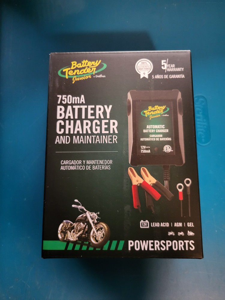 Battery Tender Junior 12V Charger and Maintainer 750mA