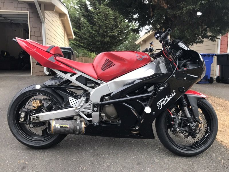 Yamaha R1 Stunt Bike