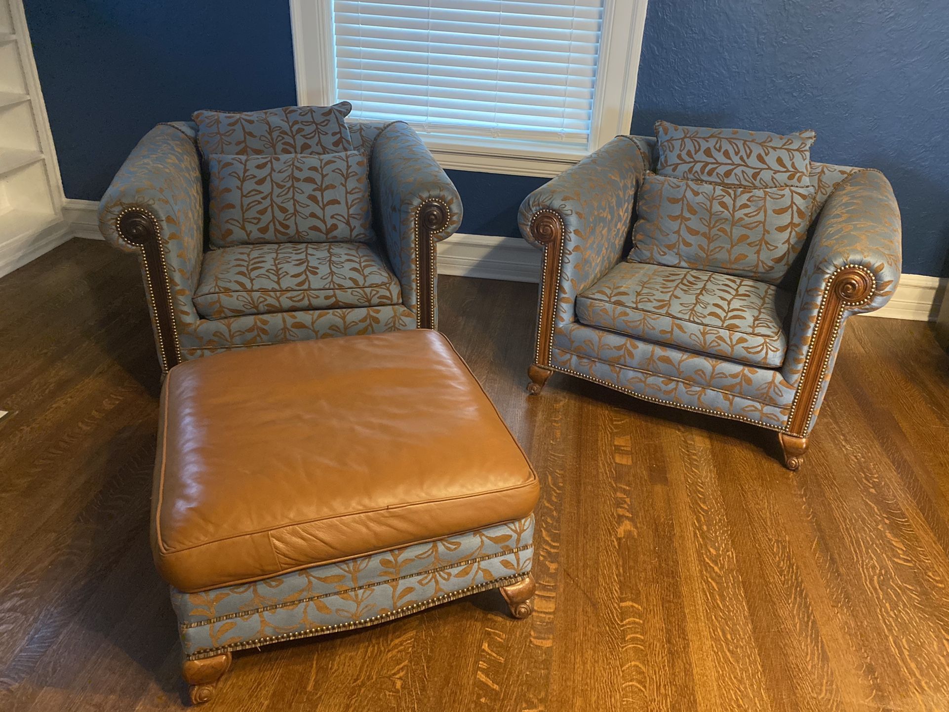 Upholstered Sofa Chairs/Arm Chairs And Ottoman