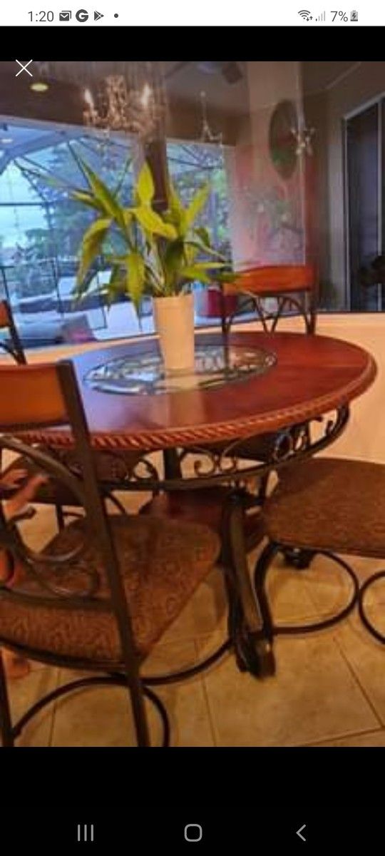 Dining room For Cher