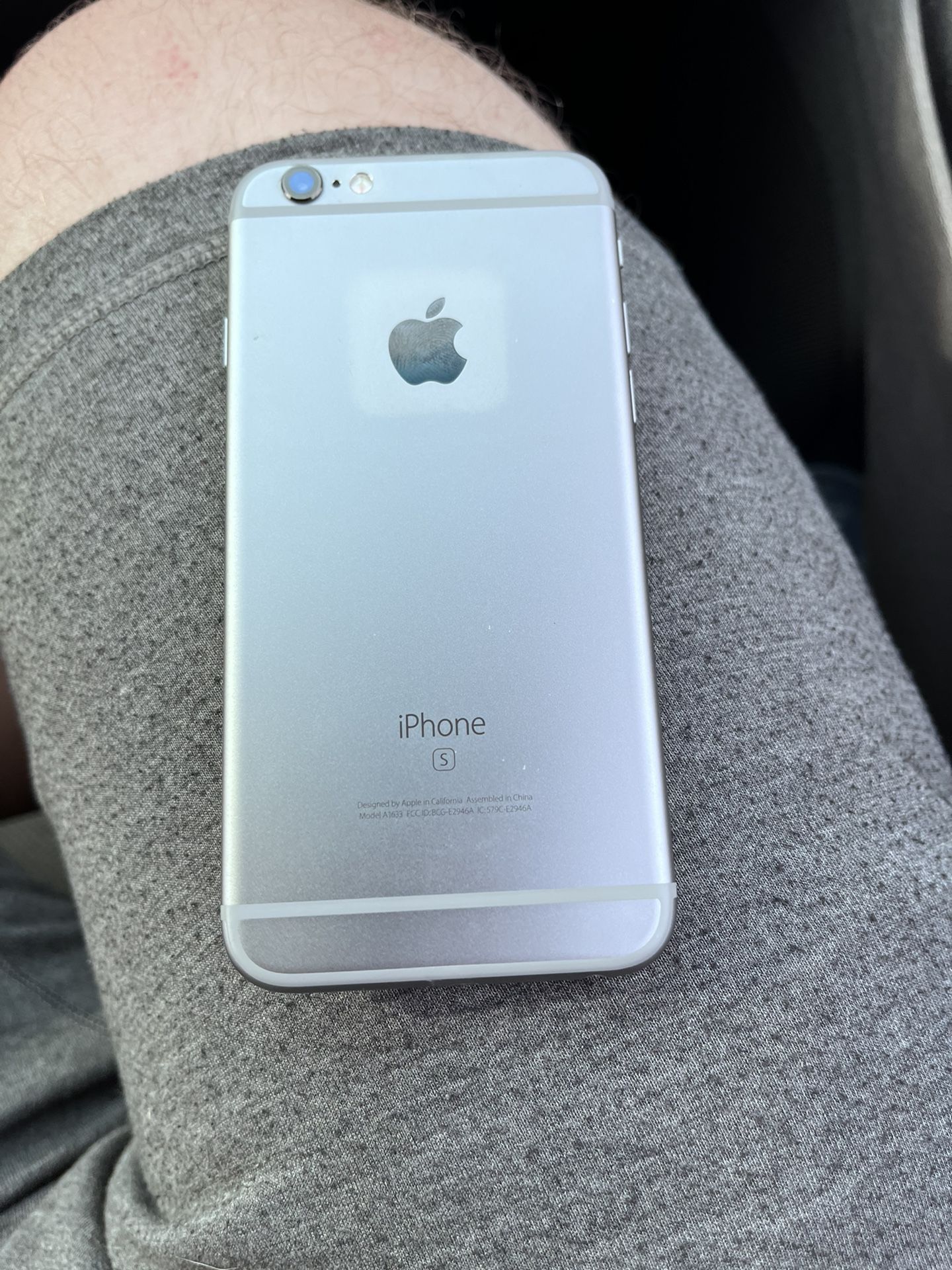 iPhone 6s 32gb Silver Unlocked