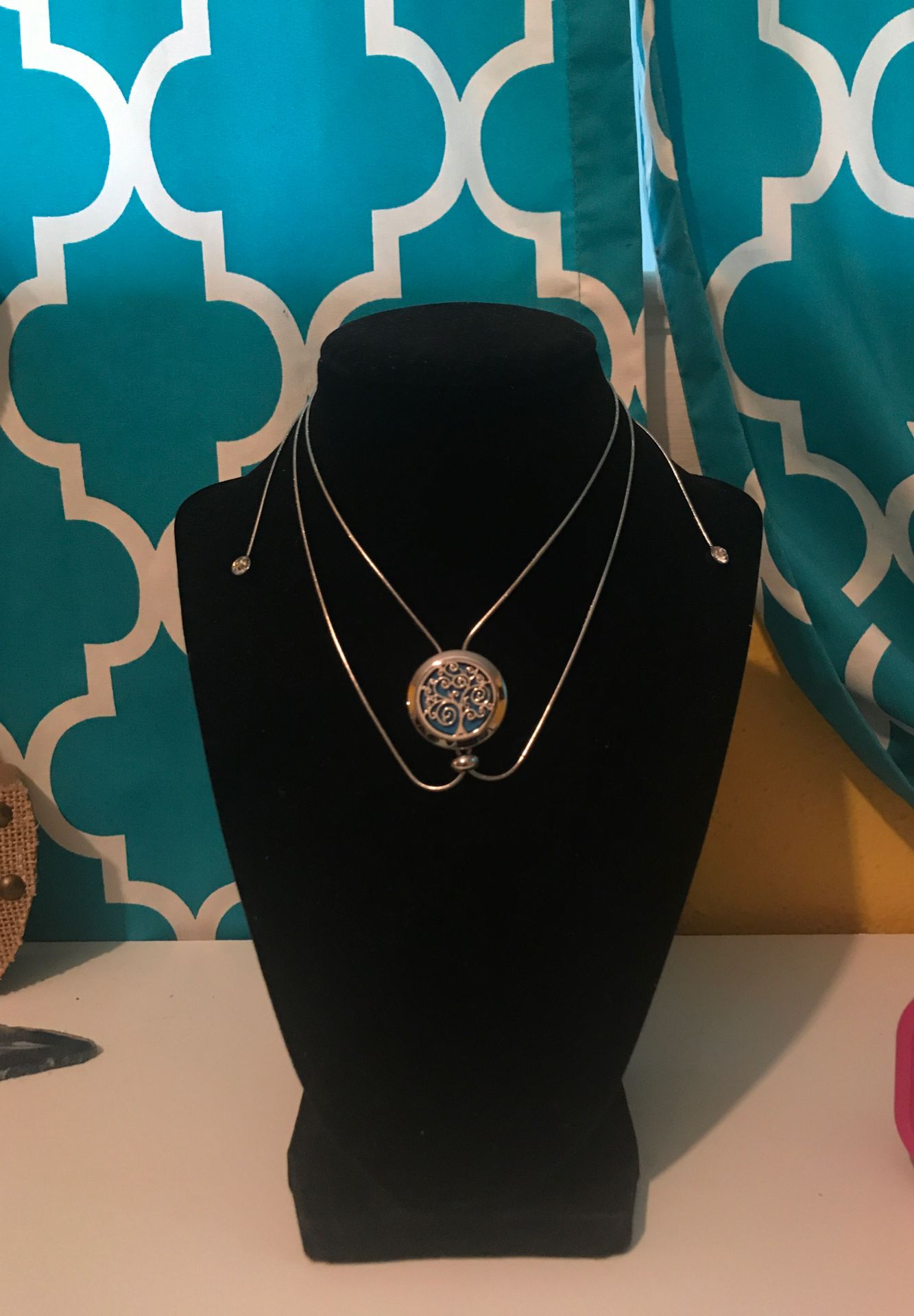 Necklace holder