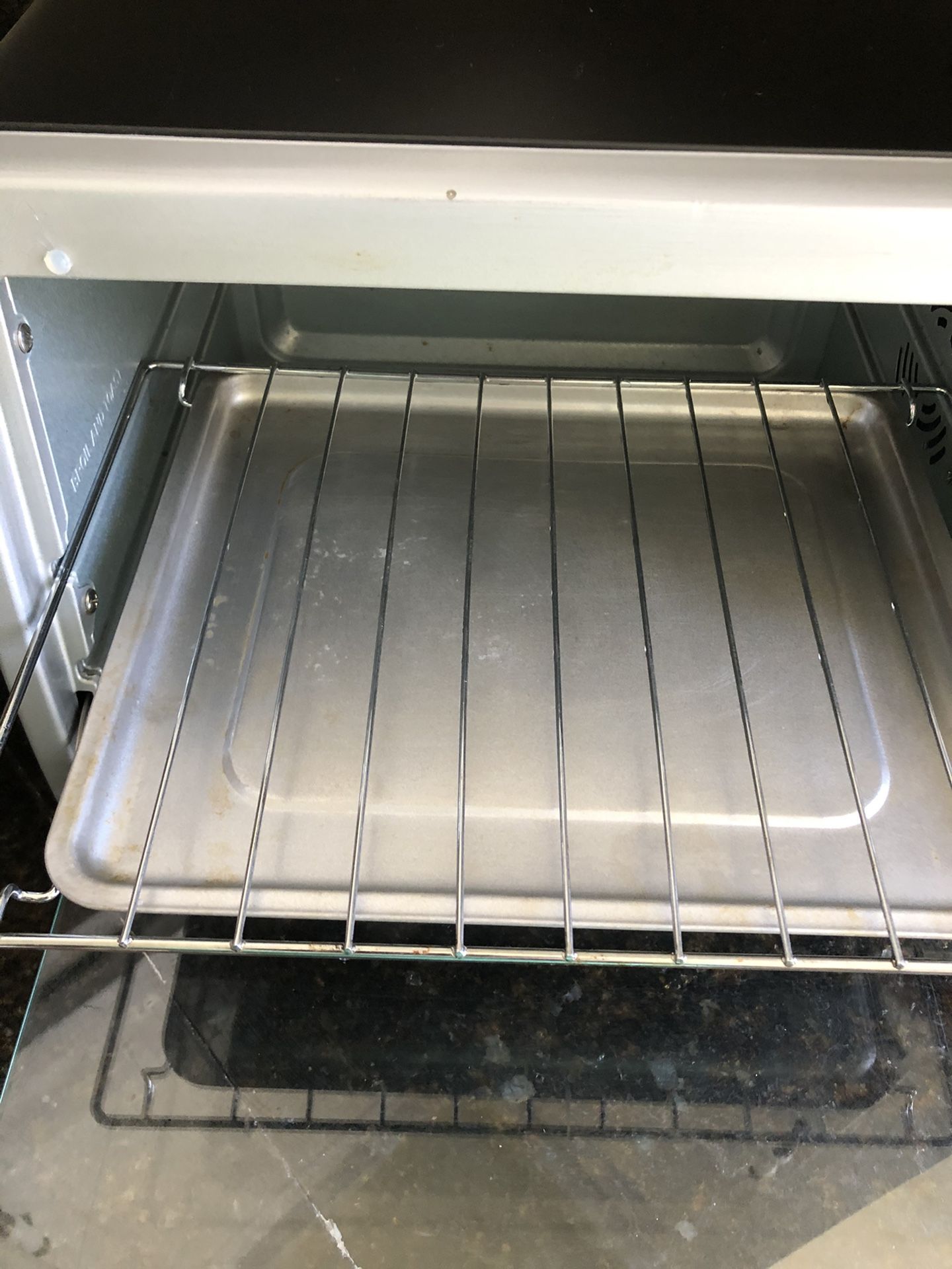 Like New Black &amp; Decker Toaster Oven In Great Working