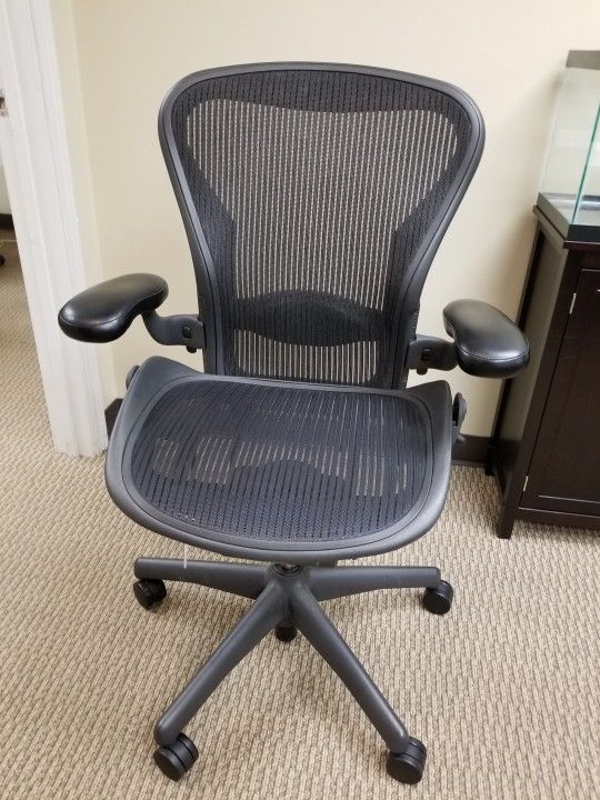 Herman Miller Aeron Chair Size B $350