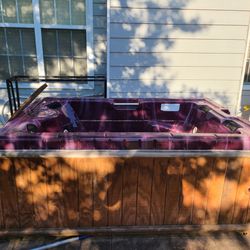1992 LaSpa Hot Tub With Cover  Everything Works Except Heating Unit, Will take 700 or Best Offer (contact info removed) Thumbnail