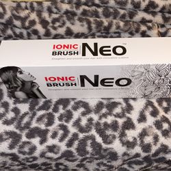 Ionic NEO Straightening Brush Never Used New Thumbnail