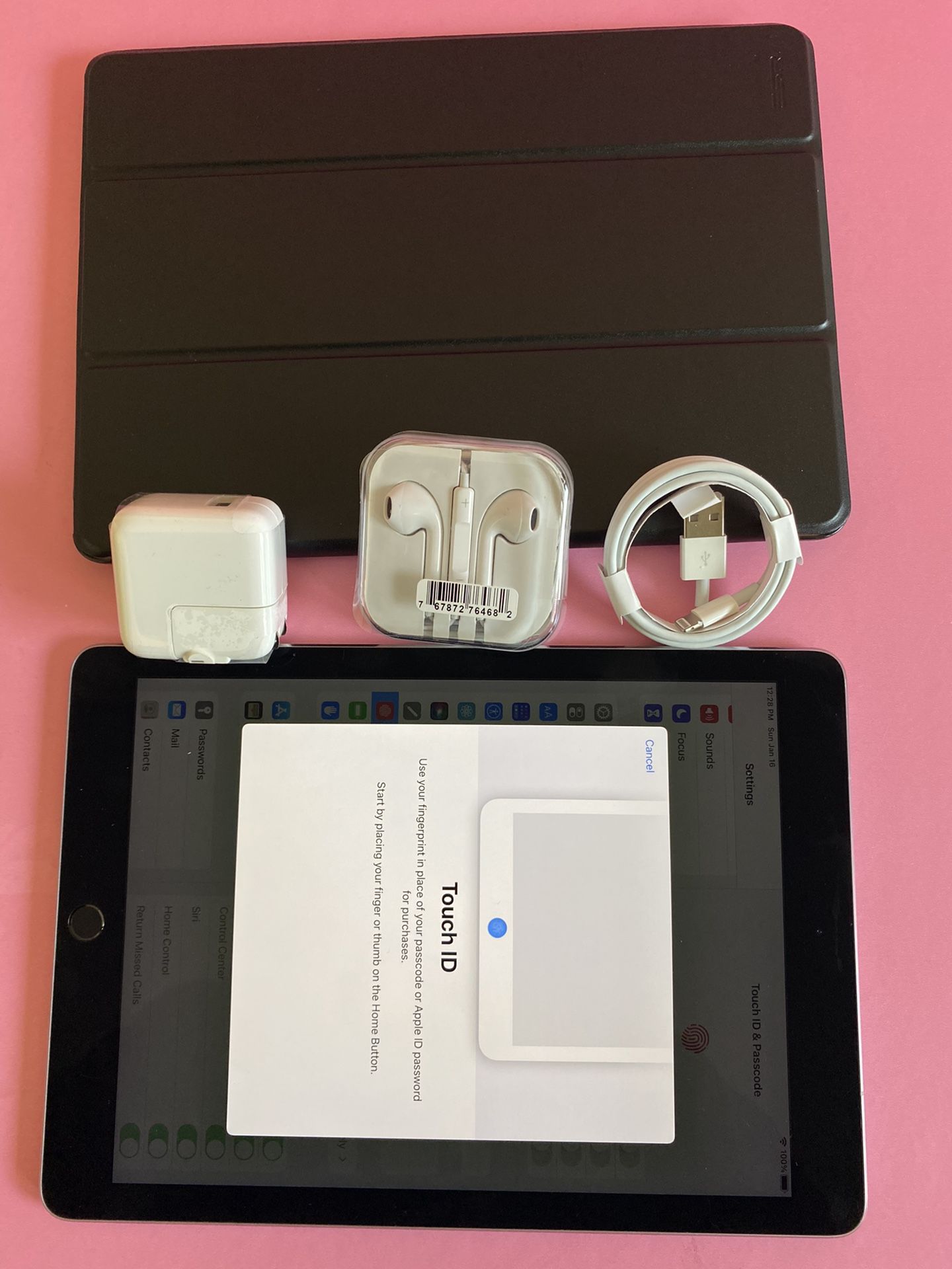 Apple IPad Pro 9.7” (Retina / Touch ID/ Latest IOS 15) 32GB WiFi + Cellular (AT&T, T-Mobile, Verizon etc) with Accesories (Apple Pen compatible)