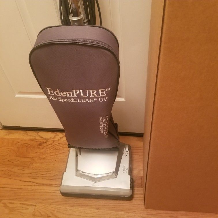 EDENPURE ORECK VACUUM CLEANER WITH AMAZING POWER SUCTION , WORKS