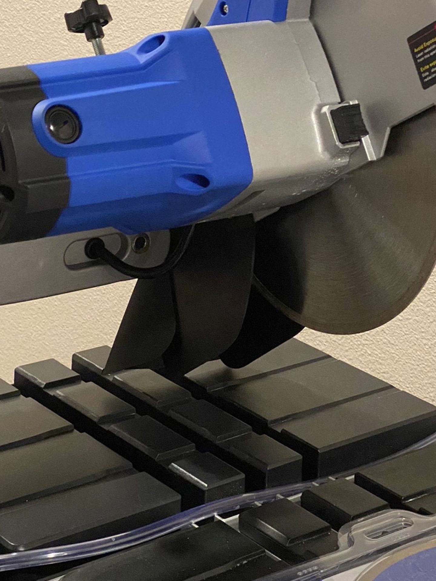 Kobalt 10in 15amp Wet Tile Saw Used for 10min for Sale in Henderson