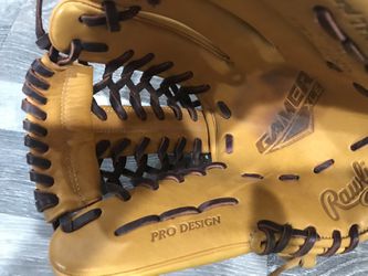 Rawlings Baseball Glove Thumbnail