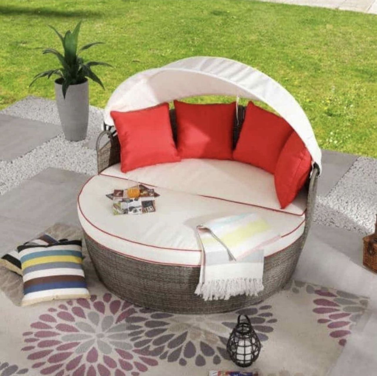 New Beautiful Loveseat Day Bed Outdoor Patio Furniture